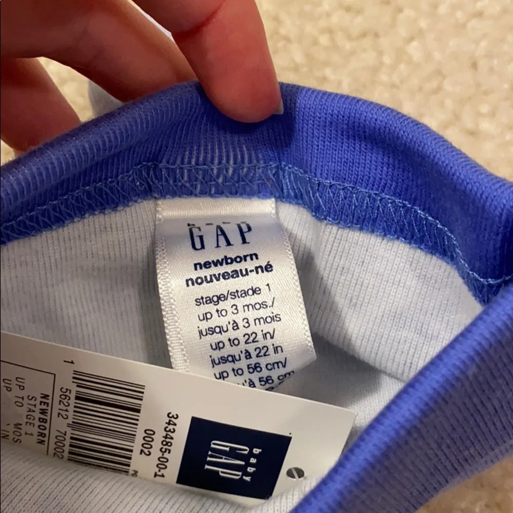 NWT gap baby newborn hat